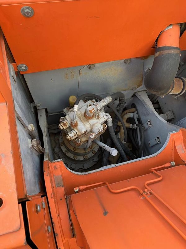 Hitachi in stock 90% used HITACHI ZX135us excavator , HITACHI ZX135us ZX120-6 ZX240-3g with cheap price for sale in shanghai