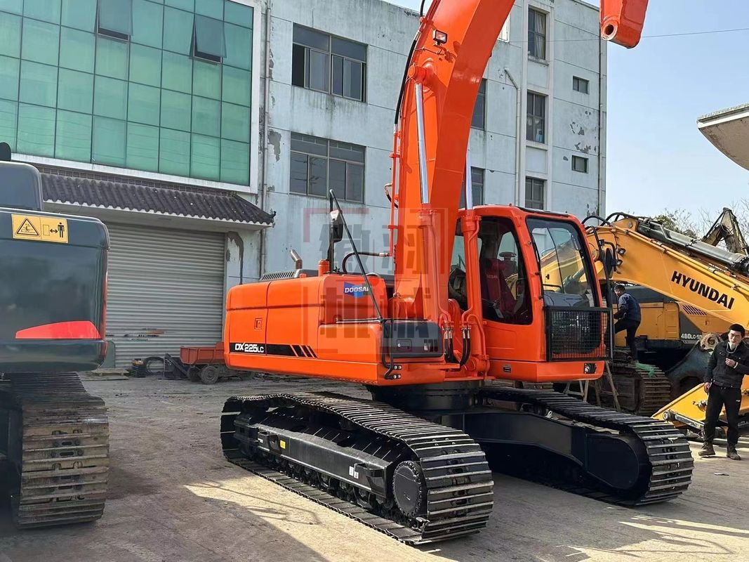High Quality  original Used Excavator Doosan Dh60 Dh75 Dh80 Doosan DX500LC DX300 DX220 DX225 used Excavator for sale
