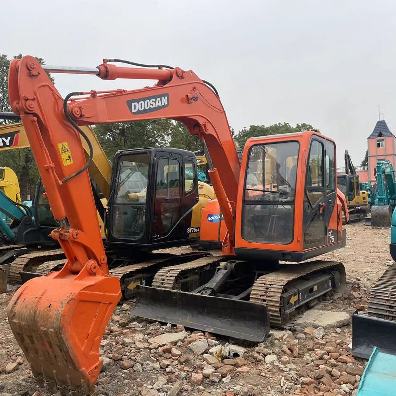 Used mini excavator Doosan DX75 small digger used machinery 6 tons hand earth digger small digger