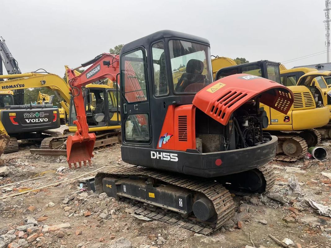 Second-hanf Crawler Excavator high quality with low price used Doosan55 for sale road making machine