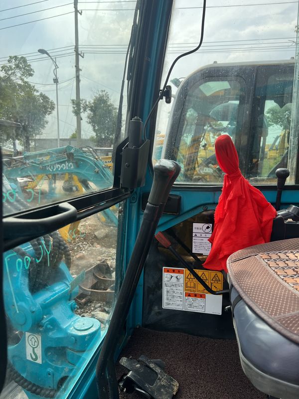 Original Paint Used Excavator Kubota 135 Second Hand Mini Excavator 13500KG