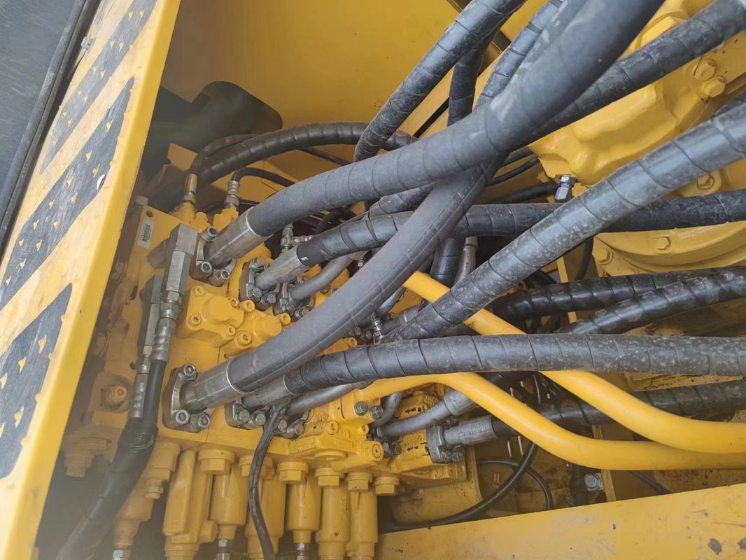 25.6TON Used komatsu PC 200 excavator /Almost new/second-hand komatsu PC 200-5 medium excavator