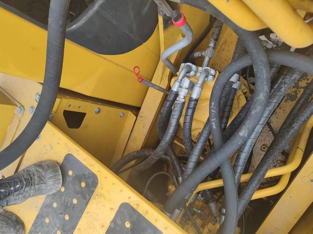 25.6TON Used komatsu PC 200 excavator /Almost new/second-hand komatsu PC 200-5 medium excavator