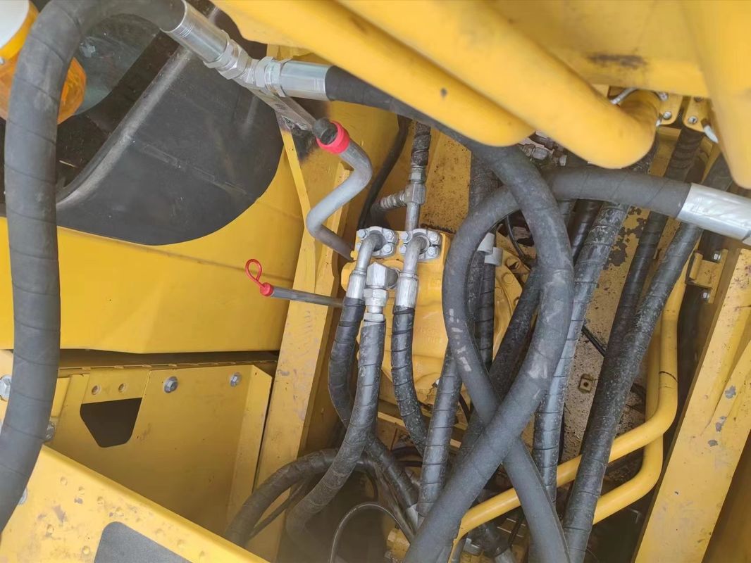 25.6TON Used komatsu PC 200 excavator /Almost new/second-hand komatsu PC 200-5 medium excavator