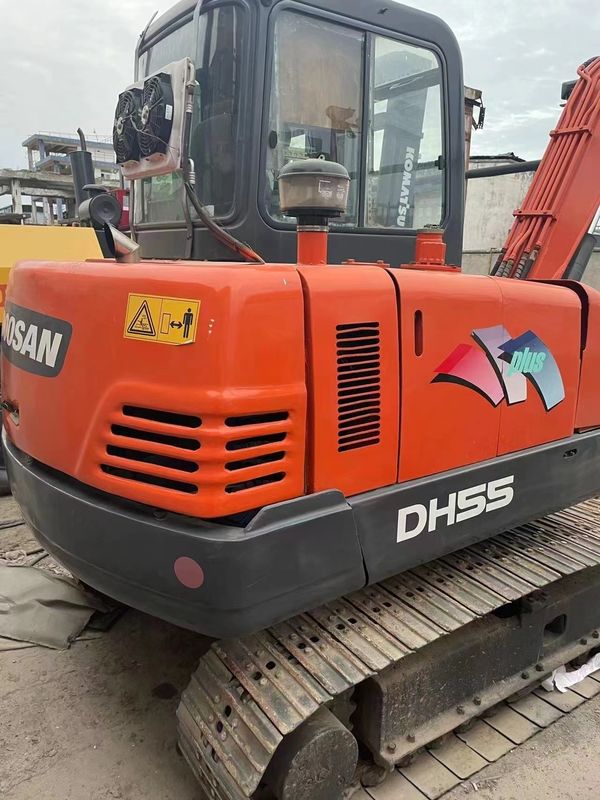 original second-hand Doushan DH55 excavator is in good condition strong and simple maintenance