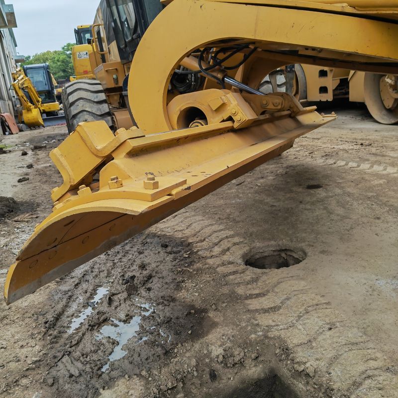 Used excavator land leveller Caterpillar CAT140K roader machine secondhand japan tractor engine  in good condition