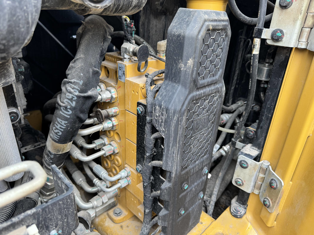 yellow color original paint used cat excavator cat306/secodn hand crawler excavator cat306 on sale